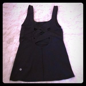 Lululemon sweat wicking black workout top!! Size 4